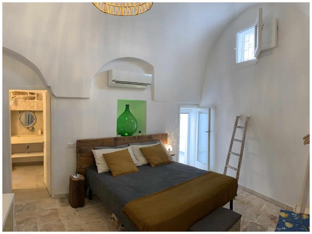 White Stone Flats & Studios room 2