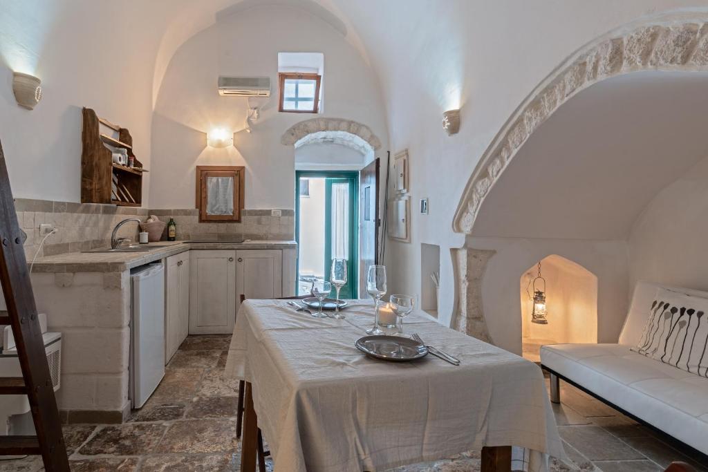 White Stone Flats & Studios room 3